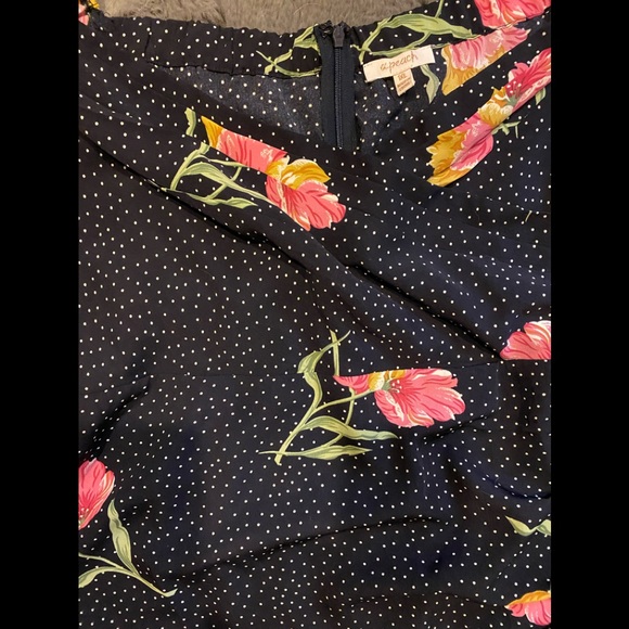 A.Peach fitted off the shoulder dress size 1X - Picture 4 of 10